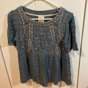 Knox rose embroidered top